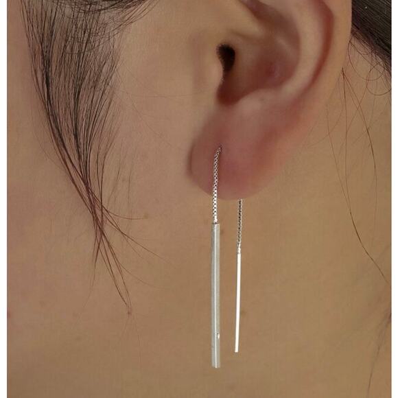 NWT silver bar and chain dangle threader earrings - Picture 3 of 3